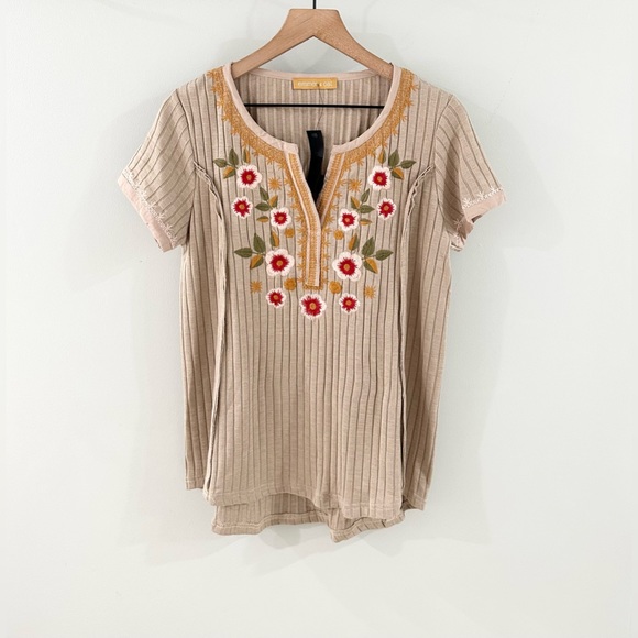 NWT Emmer + Oat Short Sleeve Embroidered Top Size Tan Large - Picture 1 of 5